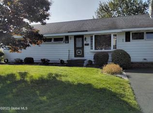 7 Dunham St, Troy, NY 12180