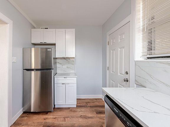 4th image of 7327 N Honore St APT 3B