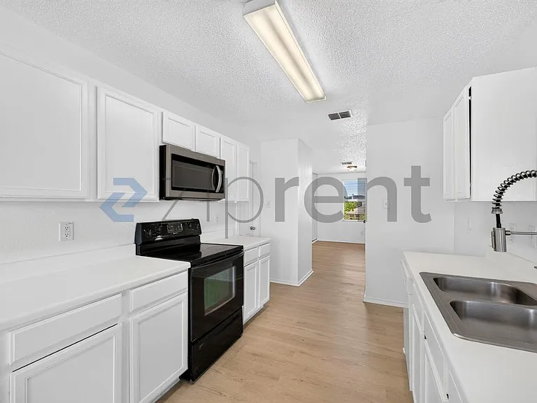 1320 Junction Run — Photo 16