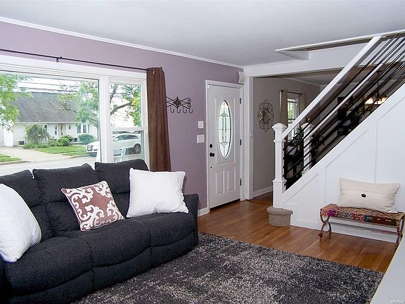 3rd image of 30 Roosevelt Dr