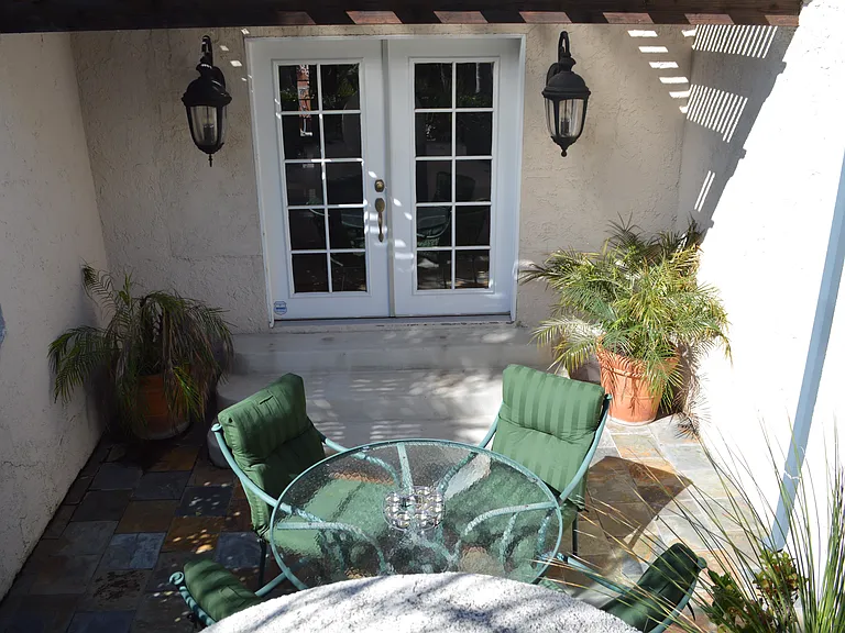 1203 S Rimpau Blvd — Photo 62