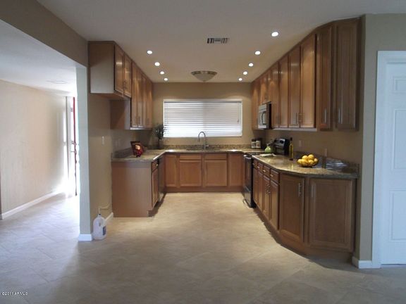 5th image of 3926 E Shaw Butte Dr