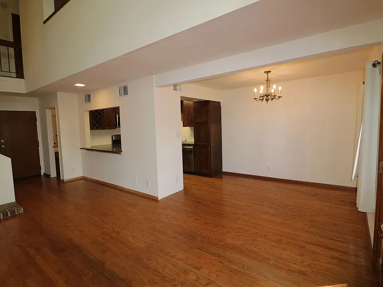 4425 Whitsett Ave #213 — Photo 11