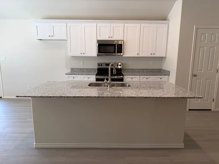 1336 Loess St — Photo 3