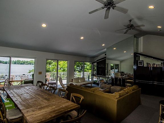 5th image of 9 Scarborough Cir