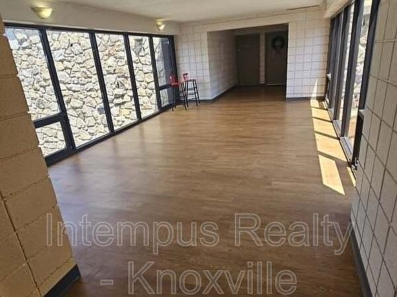 5th image of 2749 Sullins St APT 304
