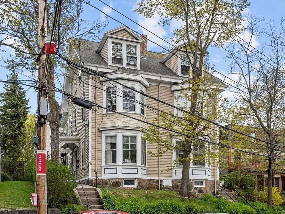48 Spring Park Ave #2