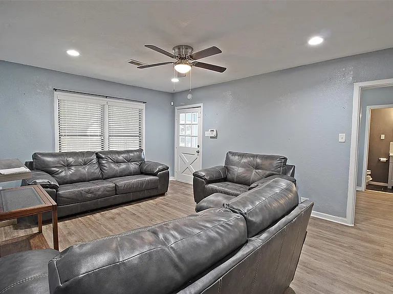 7509 Elm St — Photo 9