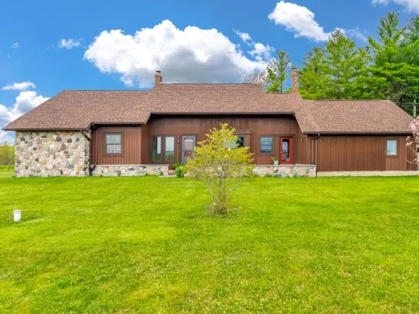 4475 Lawitzke Rd, Port Hope, MI 48468