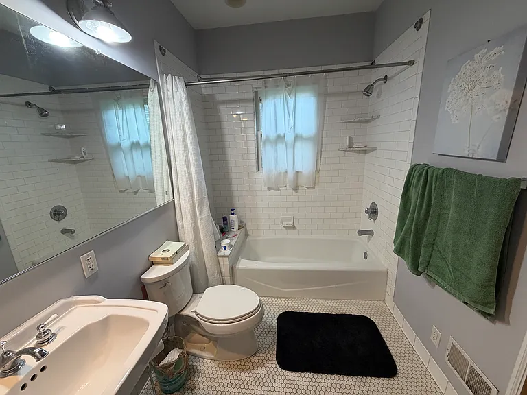 5252 Broadway St — Photo 6