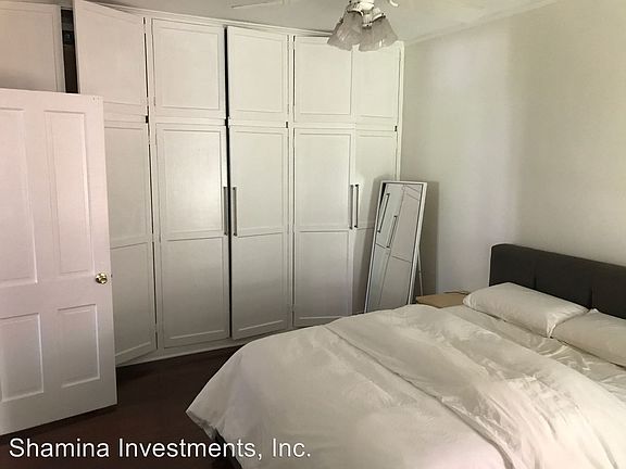 5th image of 963 1/2 N Doheny Dr