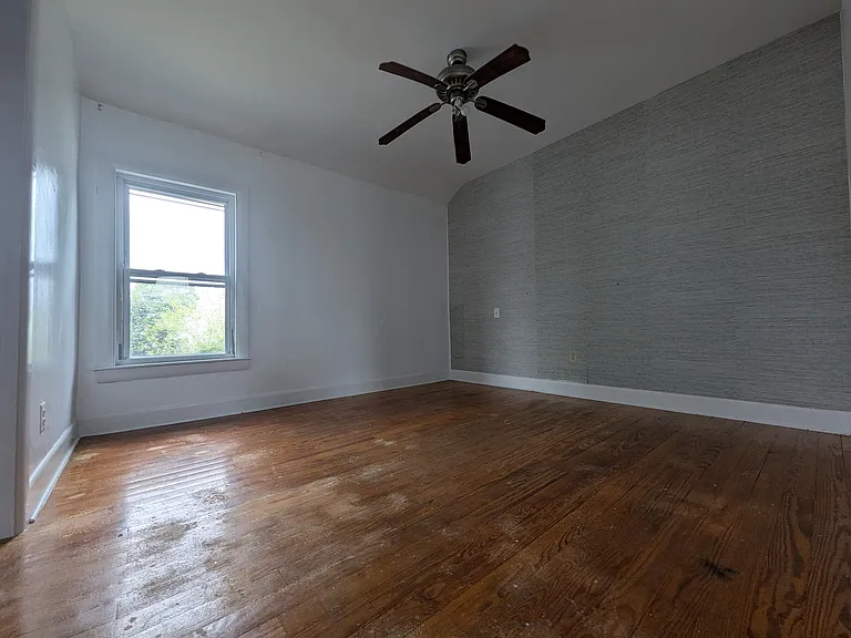 165 Smith St #3 — Photo 8