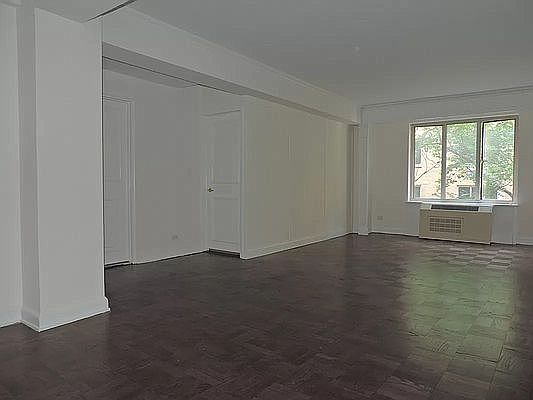 4th image of 40 Central Park S #6H