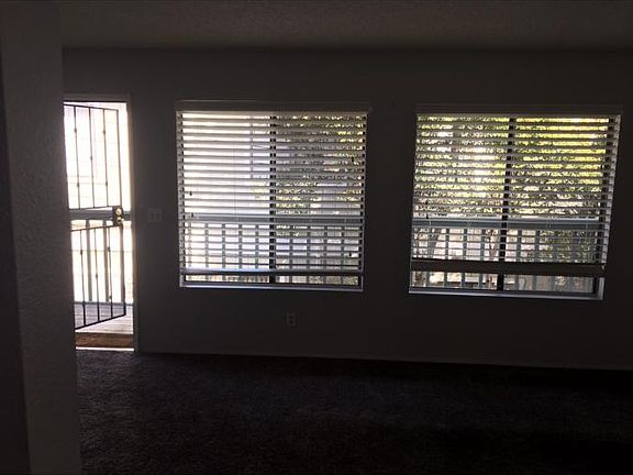3rd image of 3028 Juniper St APT 3