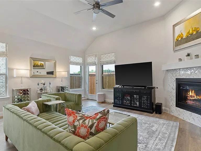3908 Starlight Creek Dr — Photo 23