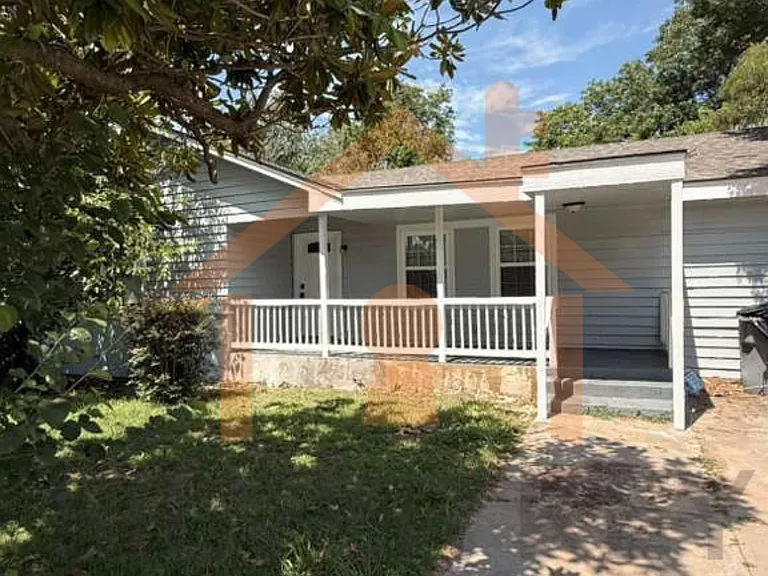 714 NW 32nd St — Photo 1