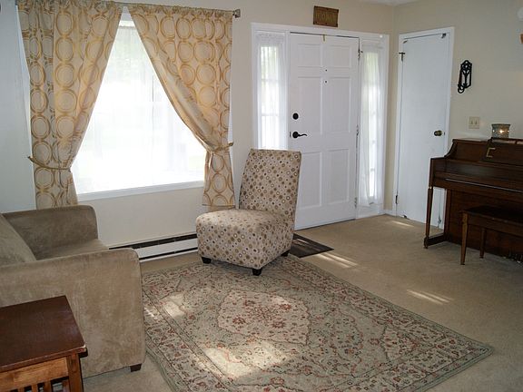 2nd image of 102 Appomattox Ct