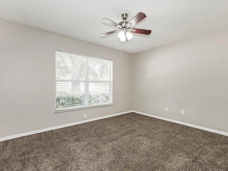 25213 Hyde Park Blvd — Photo 13