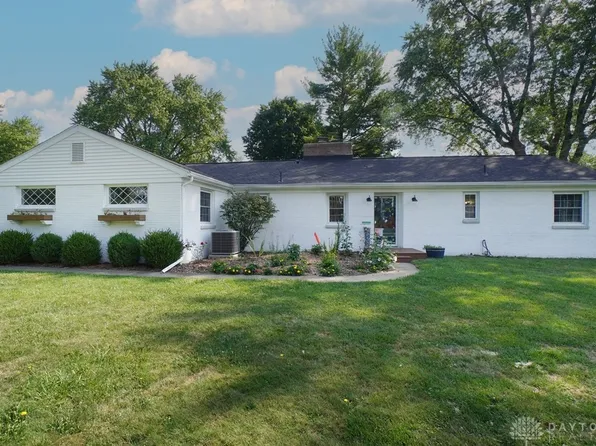 1052 Kenbrook Dr, Dayton, OH 45430