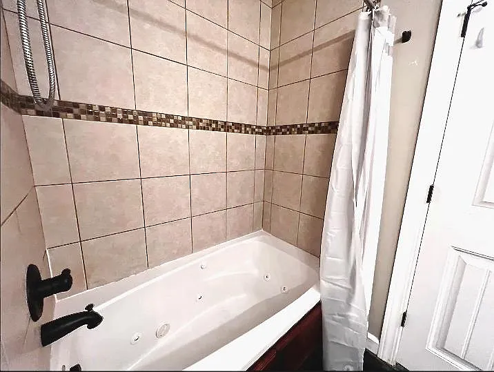4821 Ocean Dr — Photo 9