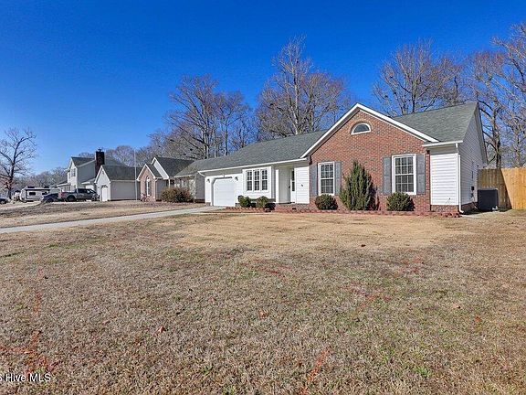 4th image of 161 Raintree Circle