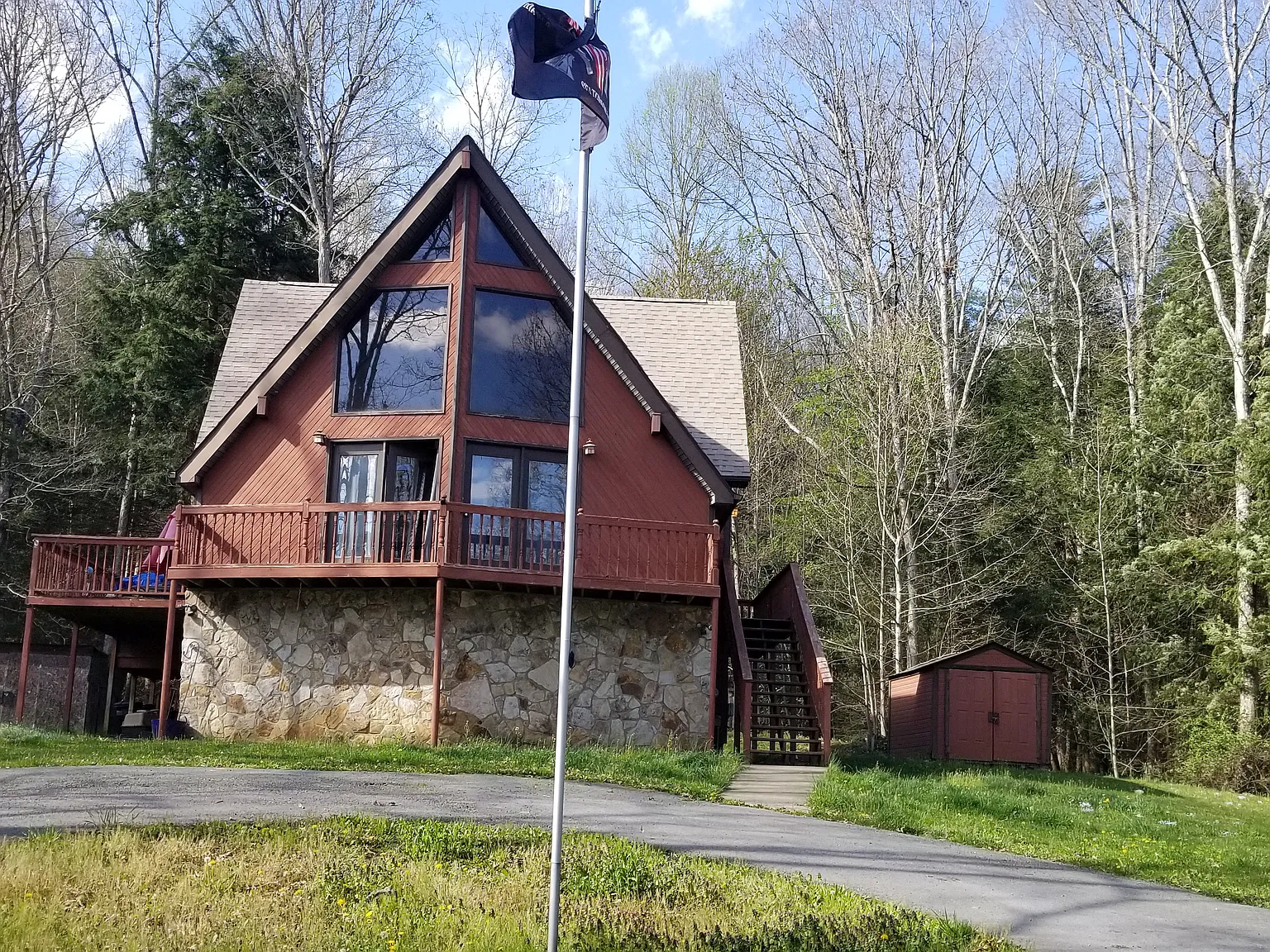 278 Forest Rd — Photo 1