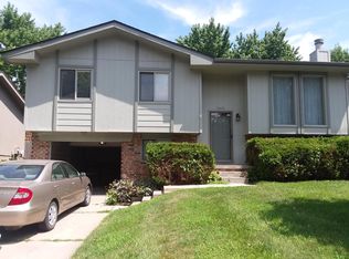 13070 Meredith Ave, Omaha, NE 68164