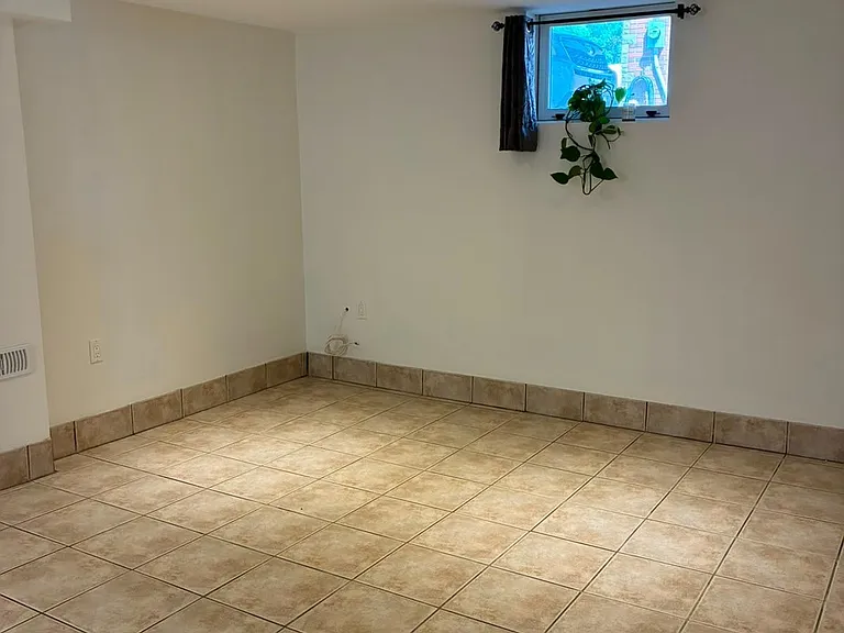 1470 Fisher Ave — Photo 10