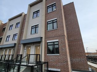 1062 Douglas McCurdy Cmn #128, Mississauga, ON L5G 0C6