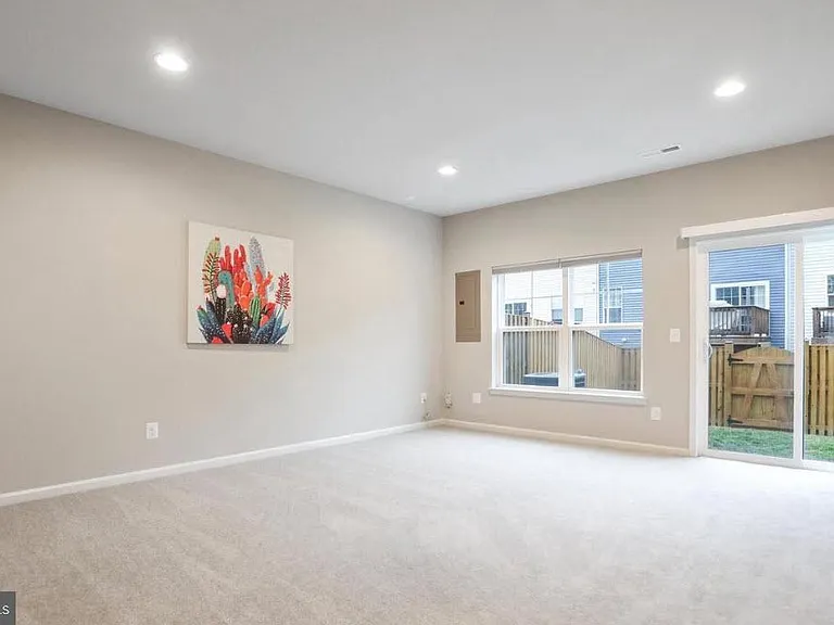 105 Pintangle Ct — Photo 3