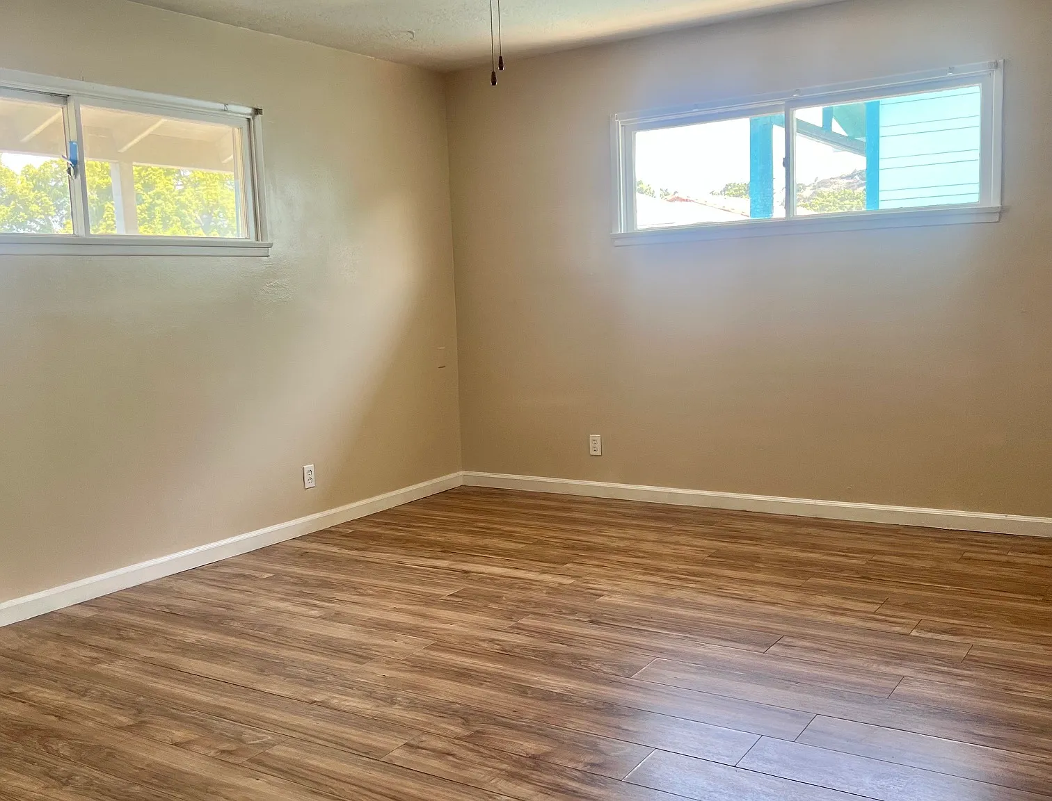 5818 Pickering Ave — Photo 4