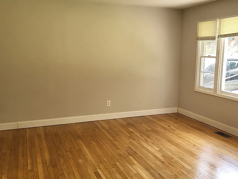3236 Renault Rd SE — Photo 10