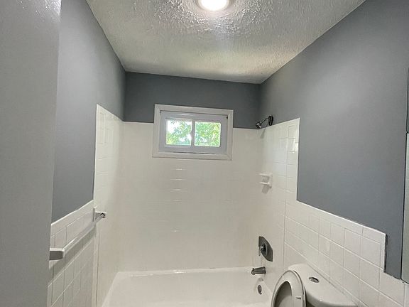 5th image of 71 Loganberry Ln