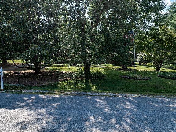 5th image of 117 Hickory Hill Dr