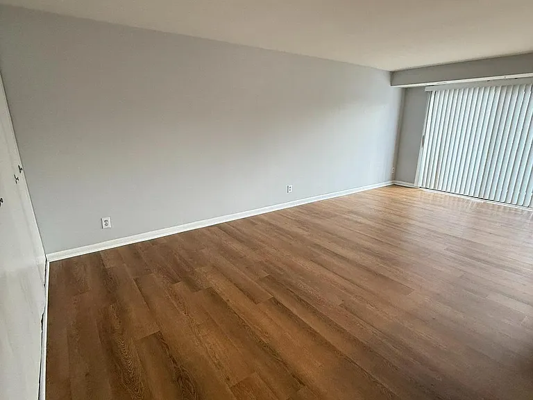 3100 S Manchester St #304 — Photo 3
