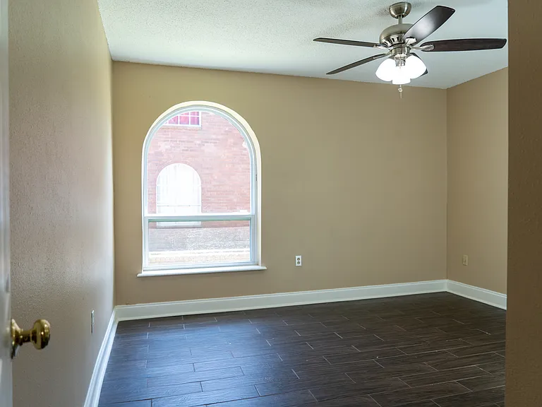 4425 Sonfield St — Photo 11