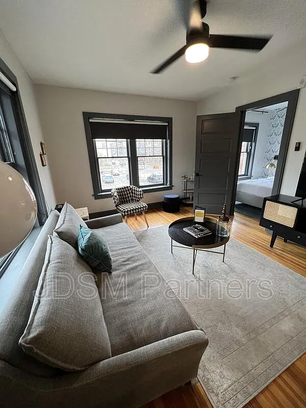 Building Photo - 630 E 16th Ave #302