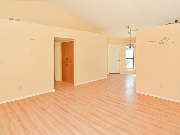 5th image of 4628 Fairfax Dr NW