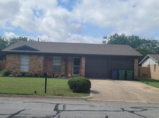 6608 Whispering Ln, Watauga, TX 76148