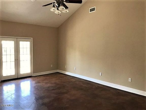 2nd image of 612 Royal Oak Dr #1A
