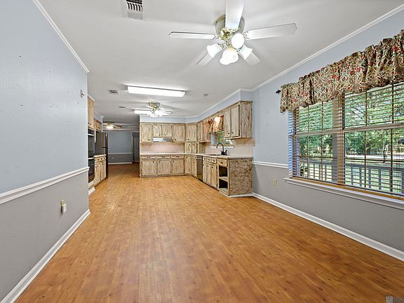 4th image of 1072 Rollins Rd