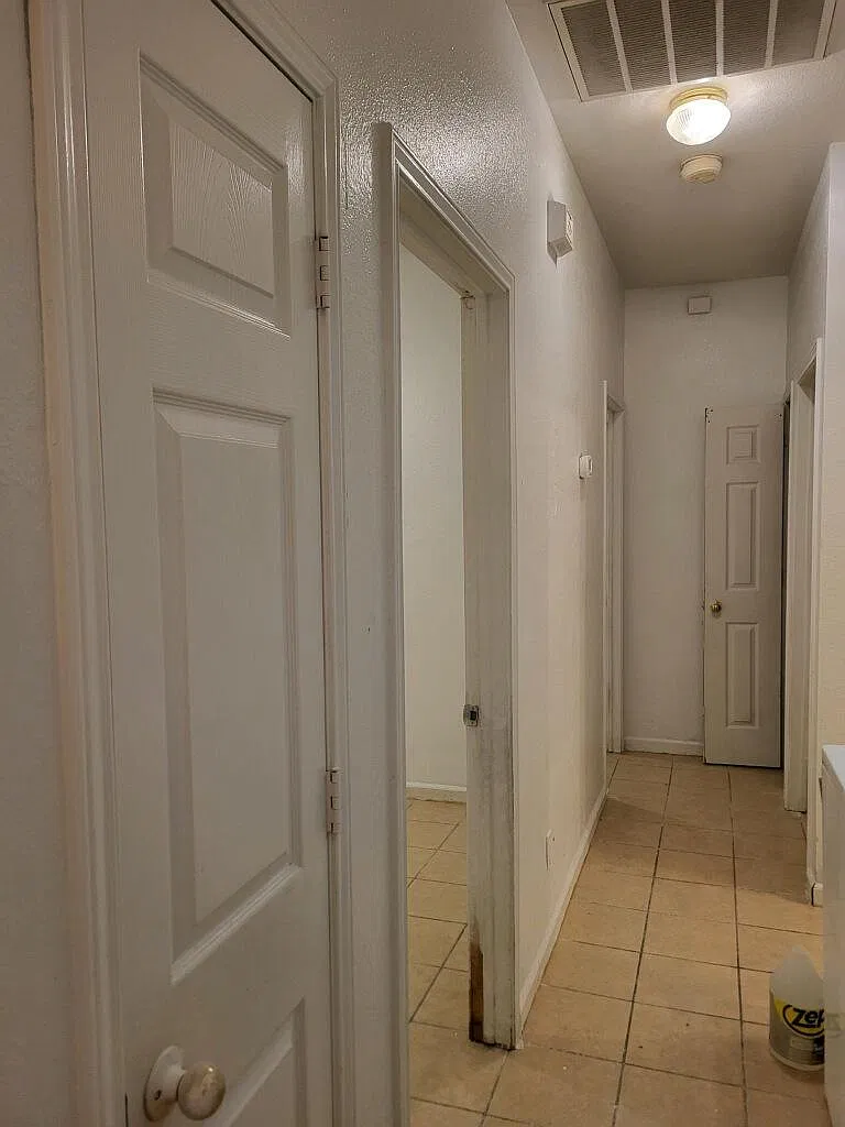3 bed, 1048 sqft, $1,650 — Photo 2