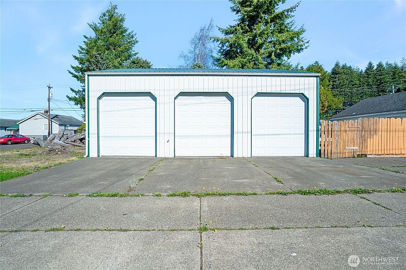 2nd image of 1209 2nd Street