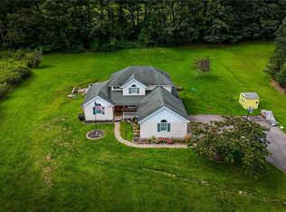 190 E White Bear Dr, Summit Hill, PA 18250