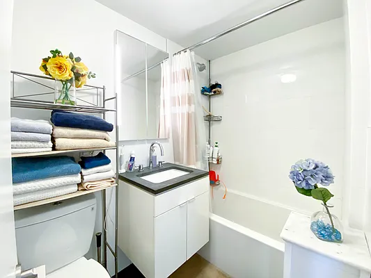 Rented by Highline Residential | media 46