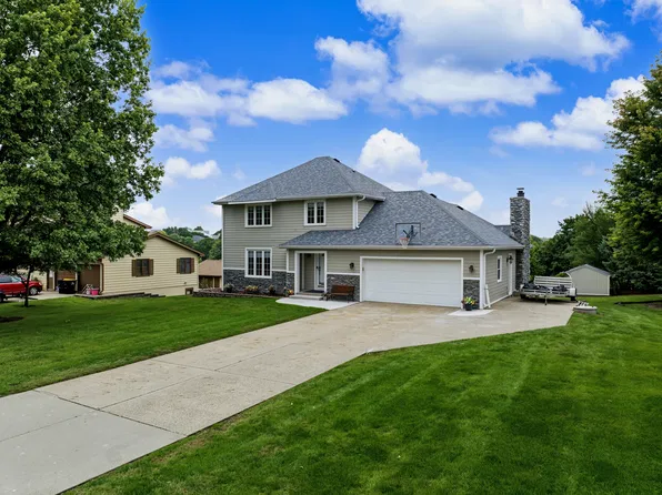 818 SE Walnut Ridge Dr, Waukee, IA 50263