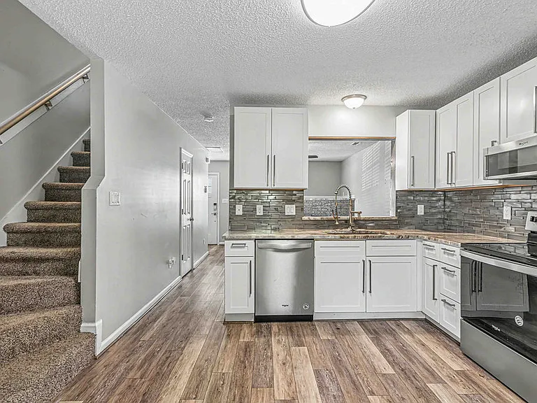 103 Meadowbrook Ln #1 — Photo 12