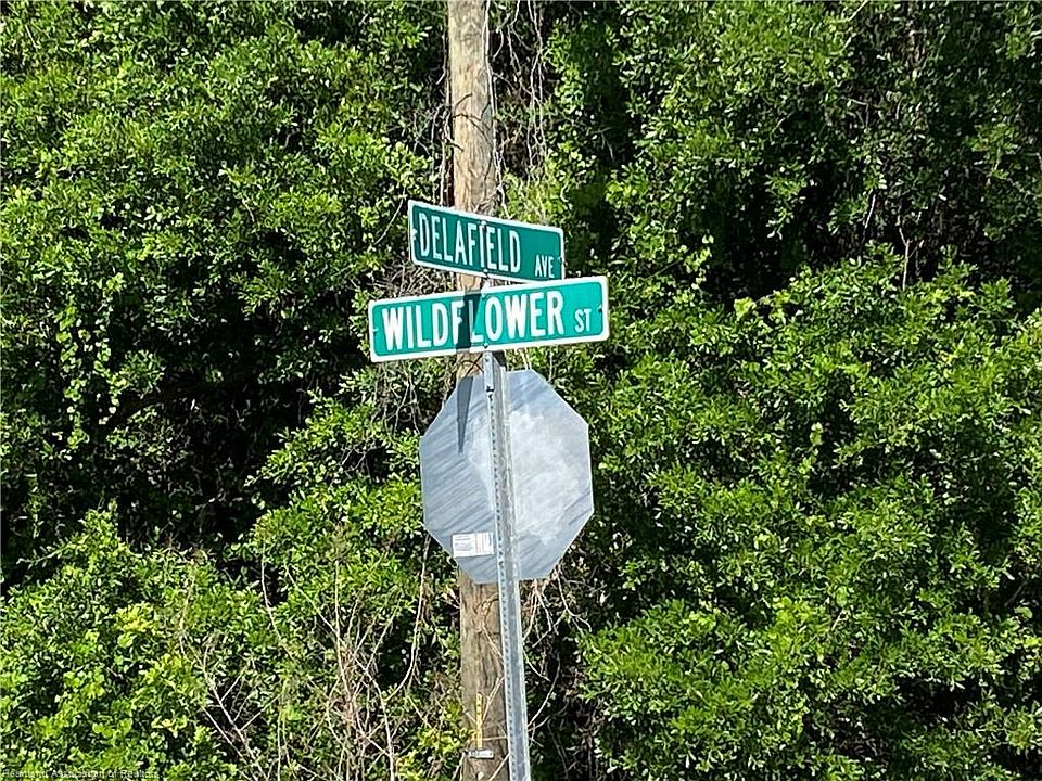 1st image of 844 Wildflower St