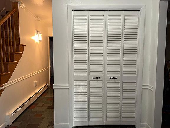 Entrance closet