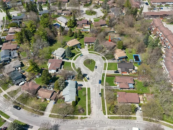 11 Gregory Pl, Guelph, ON N1H 6Y5